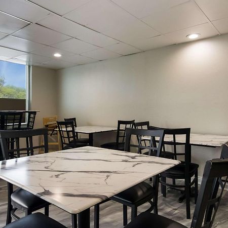 Quality Inn Aurora - Naperville Area Экстерьер фото